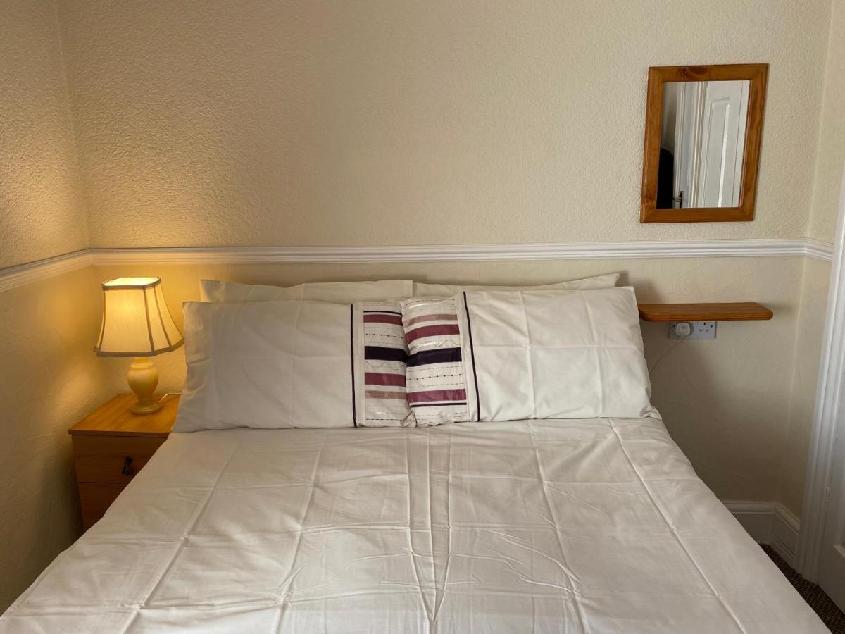The Laurels Guest house *